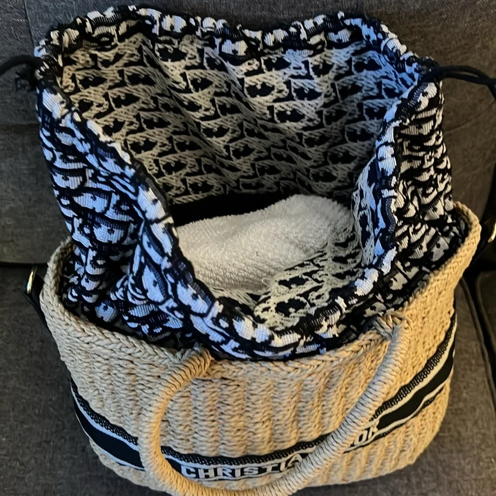 Authentic CHRISTIAN DIOR Wicker
Oblique Basket Bag in Blue - Picture 13 of 14